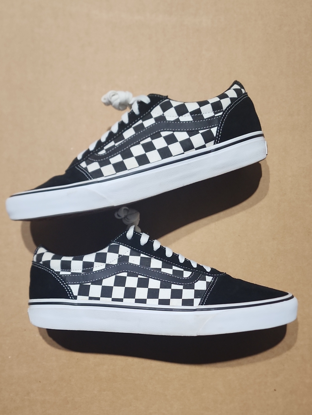 Vans Ward Checkered Sneaker in Black/White Suede | Men's 11